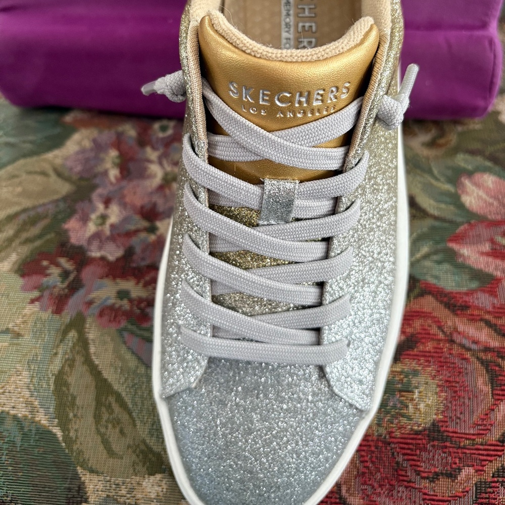 N W O T  📣Skechers Sparkly Gold/Silver Sneakers📣